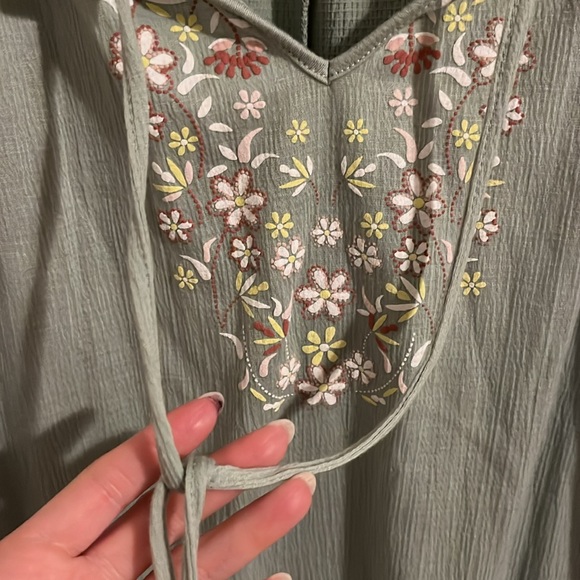 Absolutely Famous Embroidered Green Top - Picture 3 of 6